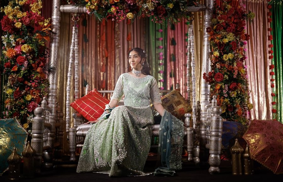 Bride on her mehndi stage